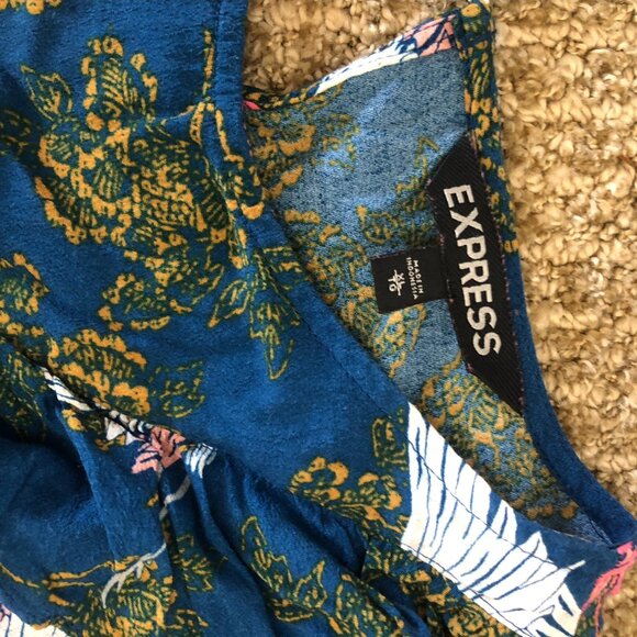 Express Floral Romper - Picture 3 of 6